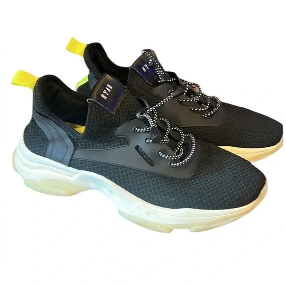 Steve Madden NY 90 black slip on sneaker very good condition size 10 women’s - Picture 2 of 14